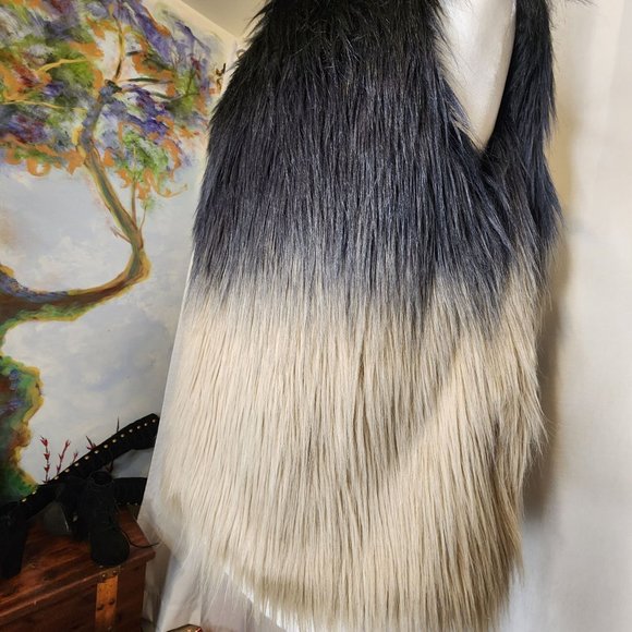 #066. NWT Black and Tan Ombre Faux Fur Vest-Buffalo by David Bitton - Picture 8 of 9